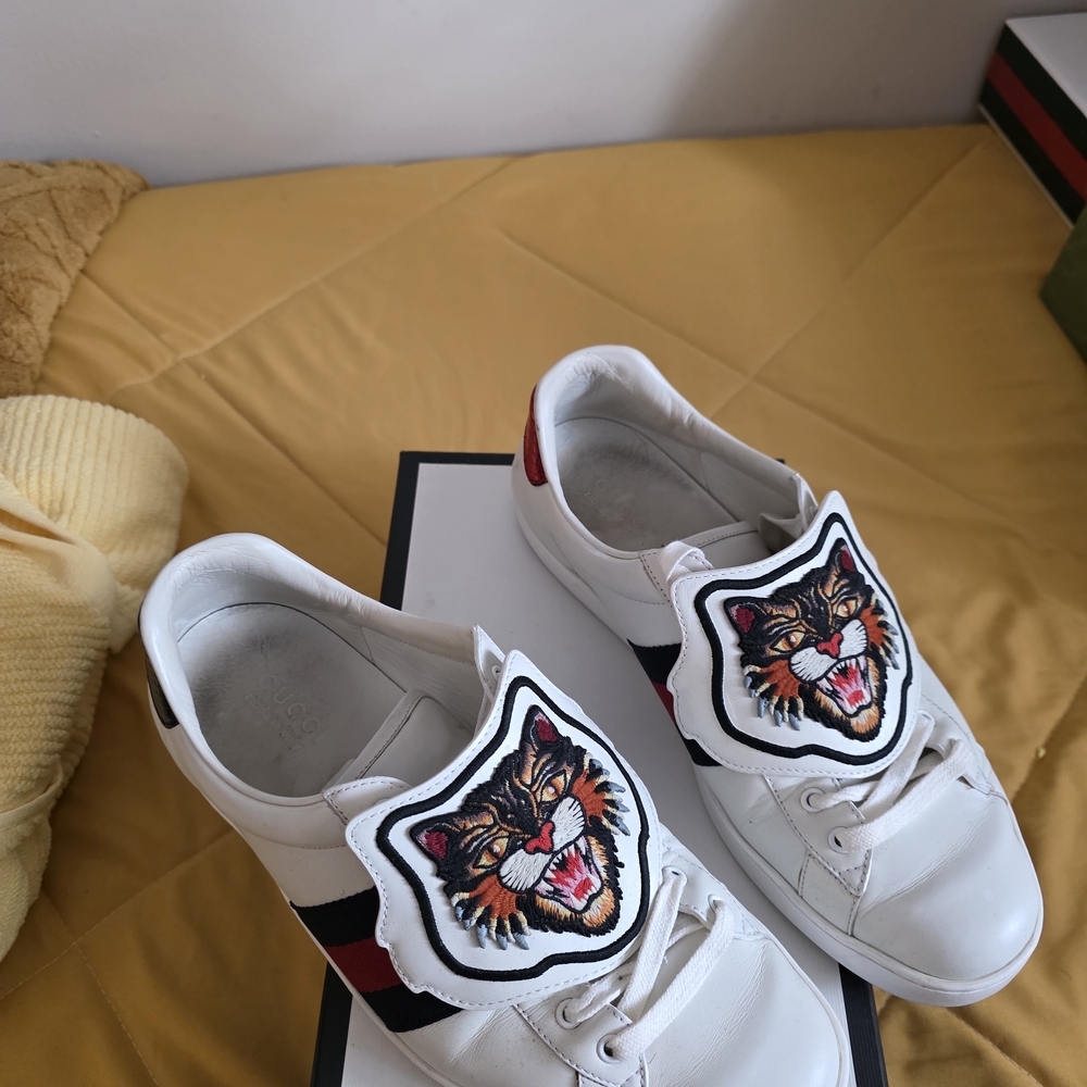 Authentic Gucci White Sneakers with Embroidered Tiger Patch